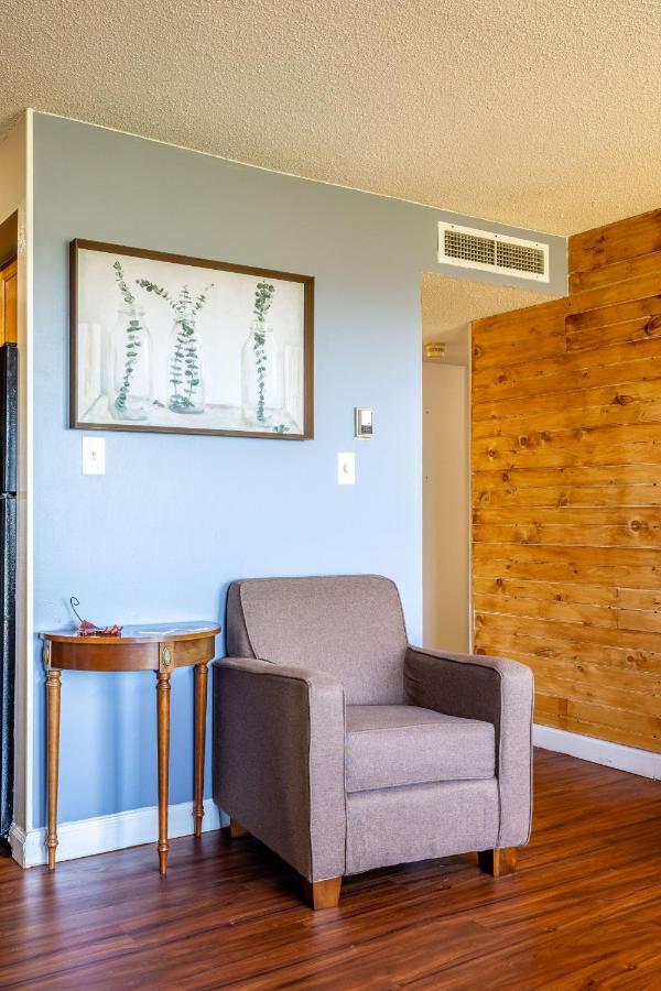Wow Views!!-Mountain Escape-Outdoor Pool-Close To Downtown-Wifi-Cable-Private Balcony Гетлинбург Екстериор снимка