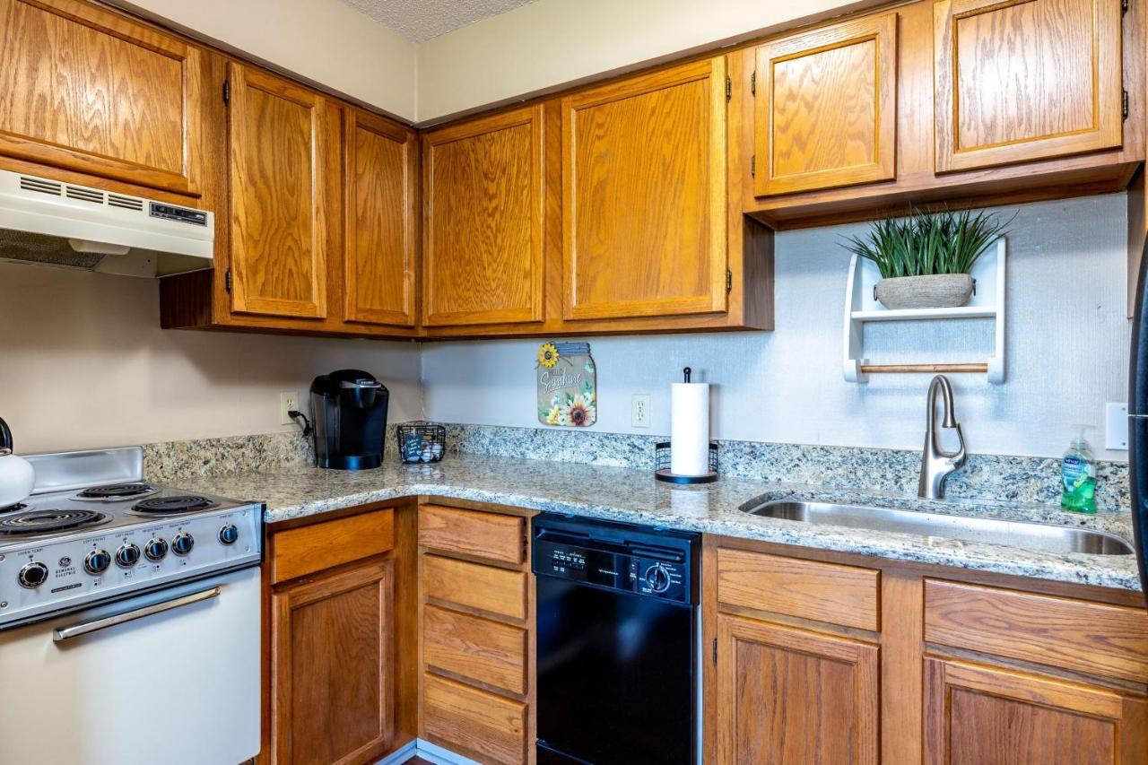 Wow Views!!-Mountain Escape-Outdoor Pool-Close To Downtown-Wifi-Cable-Private Balcony Гетлинбург Екстериор снимка