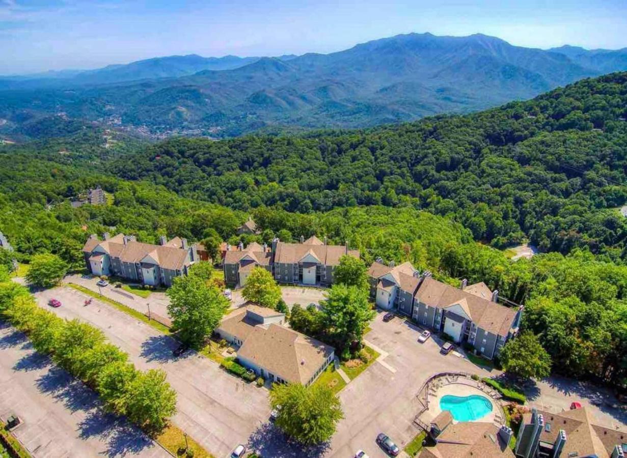 Wow Views!!-Mountain Escape-Outdoor Pool-Close To Downtown-Wifi-Cable-Private Balcony Гетлинбург Екстериор снимка