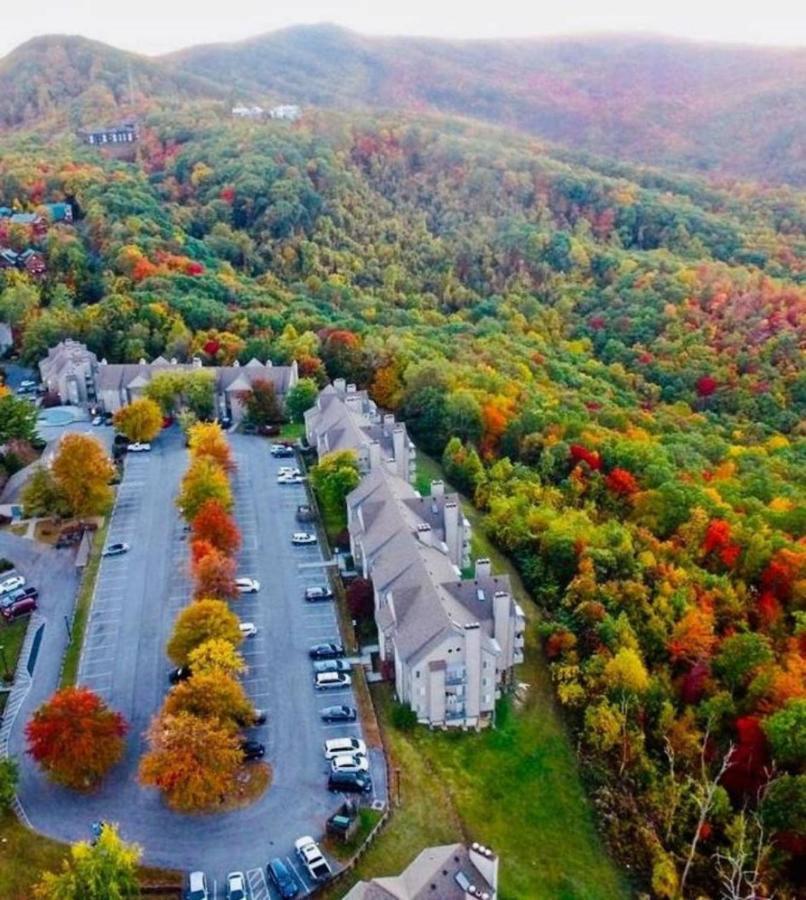 Wow Views!!-Mountain Escape-Outdoor Pool-Close To Downtown-Wifi-Cable-Private Balcony Гетлинбург Екстериор снимка